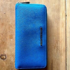 Michael Kors wallet PRICE DROP